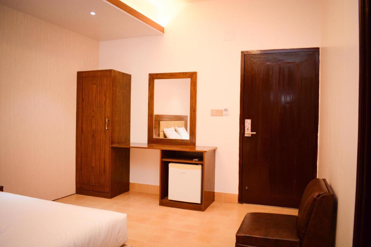 The Alina Hotel & Suites จิตตะกอง ภายนอก รูปภาพ